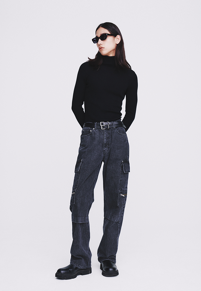 Tonywack - Relaxed Cut Denim Cargo Jeans (Faded Black) product image 4 | TRAB K-Fashion Australia