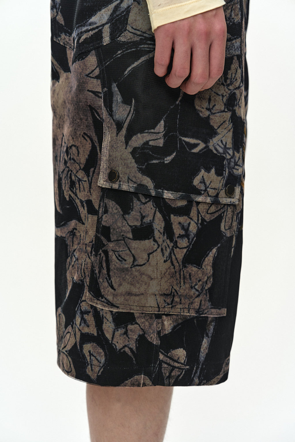 Andersson Bell - Flower Overlay Cargo Shorts (Black/Beige) product image 7 | TRAB K-Fashion Australia