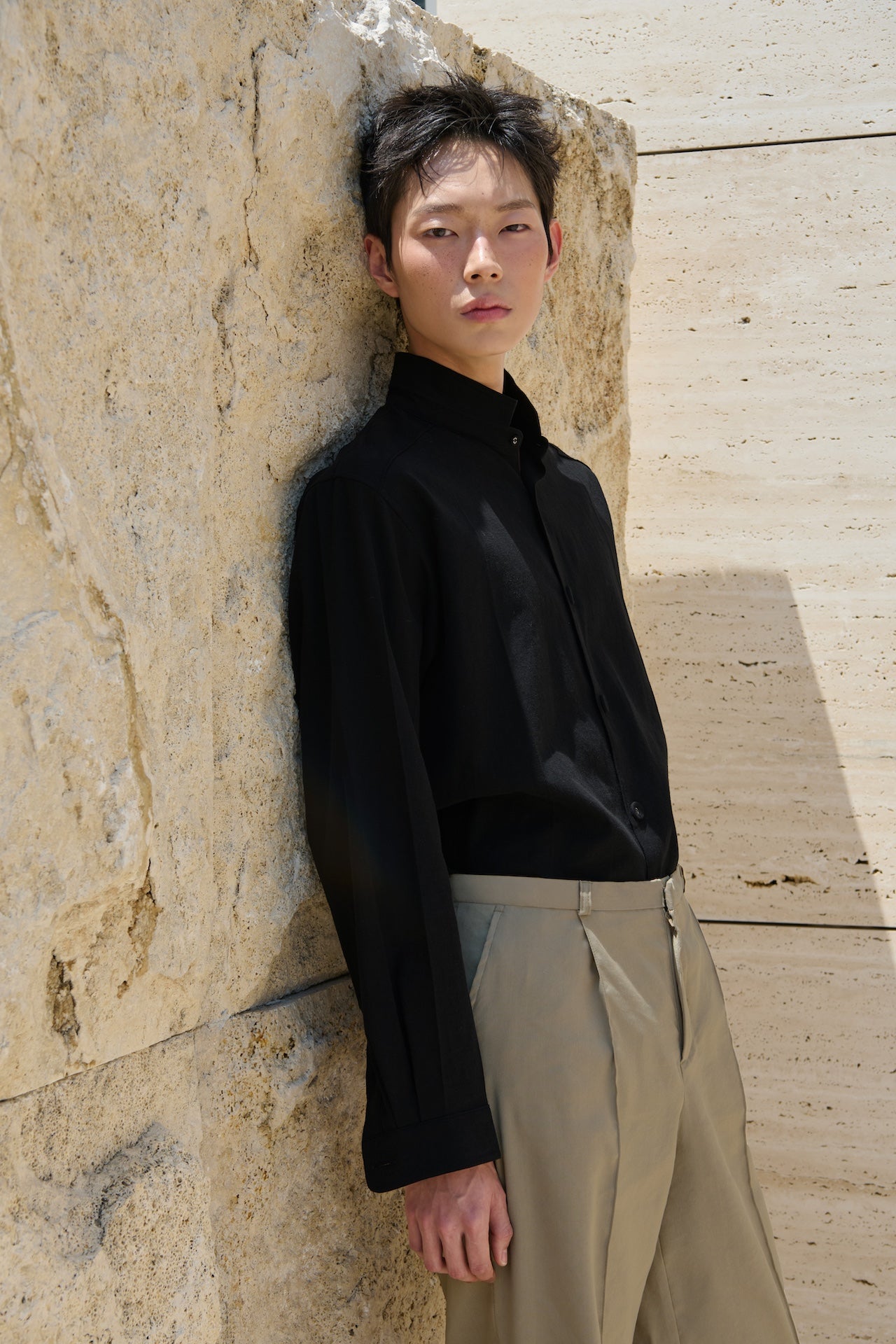 STU - Low Rise Pin Tuck Linen Slacks (Beige) product image 5 | TRAB K-Fashion Australia