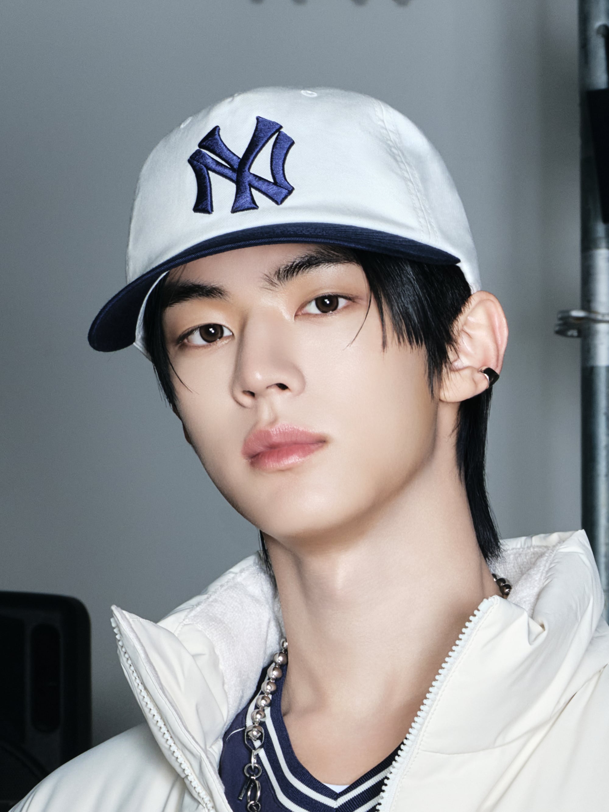MLB Korea - MLB Q fit color scheme unstructured ball cap New York Yankees (Navy) product image 3 | TRAB K-Fashion Australia
