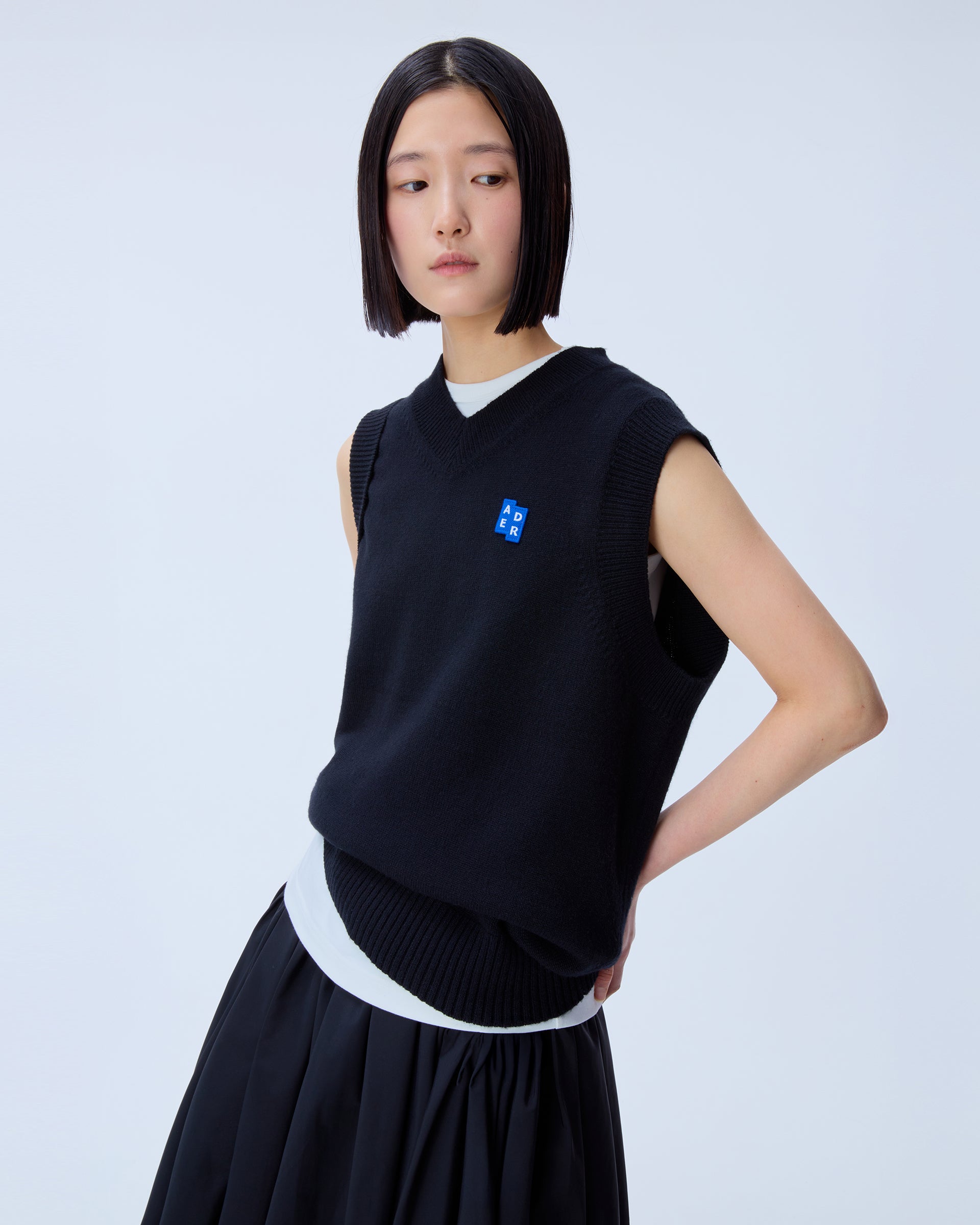 Ader Error - Sig; BL Tag knit vest 01 (Noir) product image 3 | TRAB K-Fashion Australia