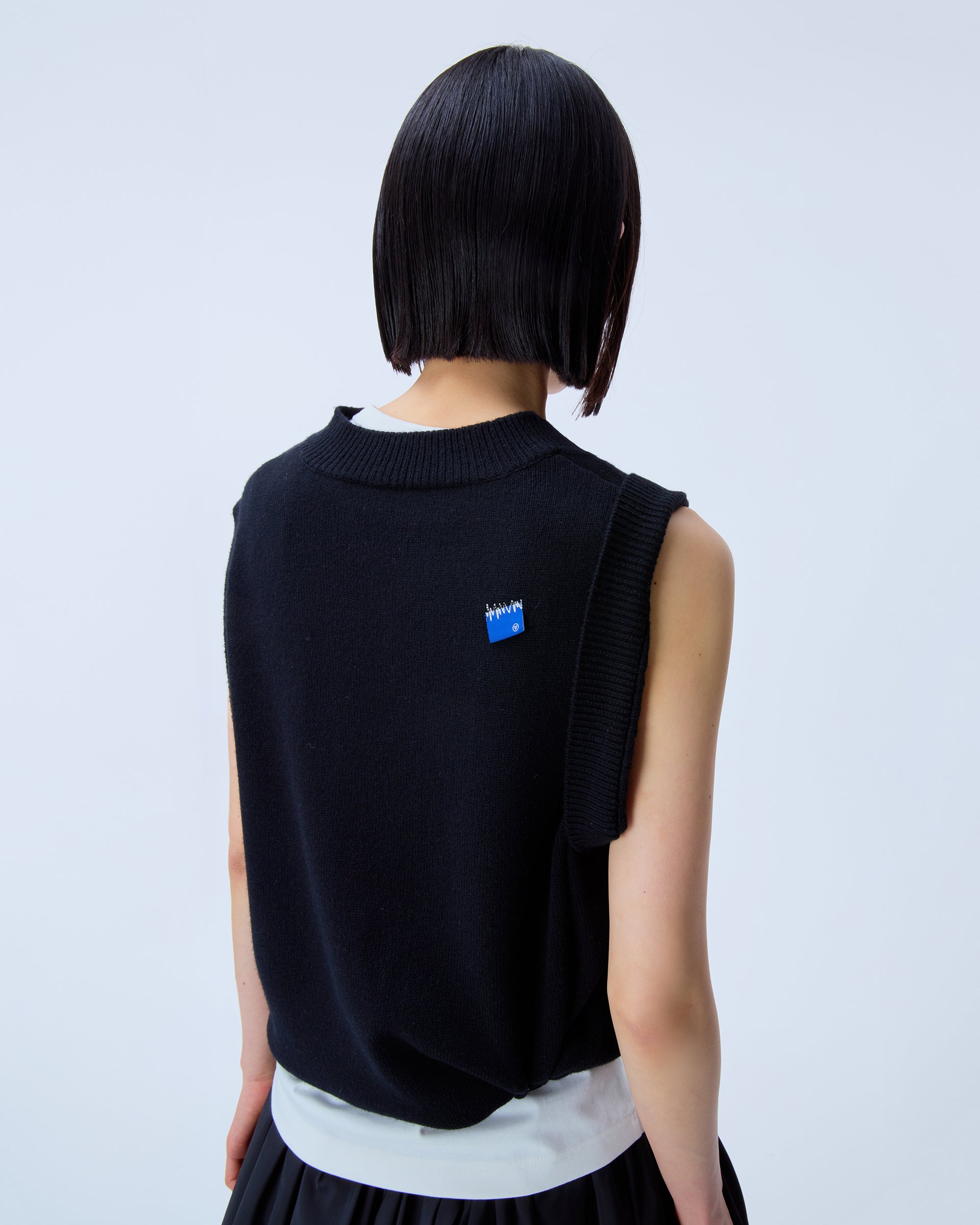 Ader Error - Sig; BL Tag knit vest 01 (Noir) product image 4 | TRAB K-Fashion Australia