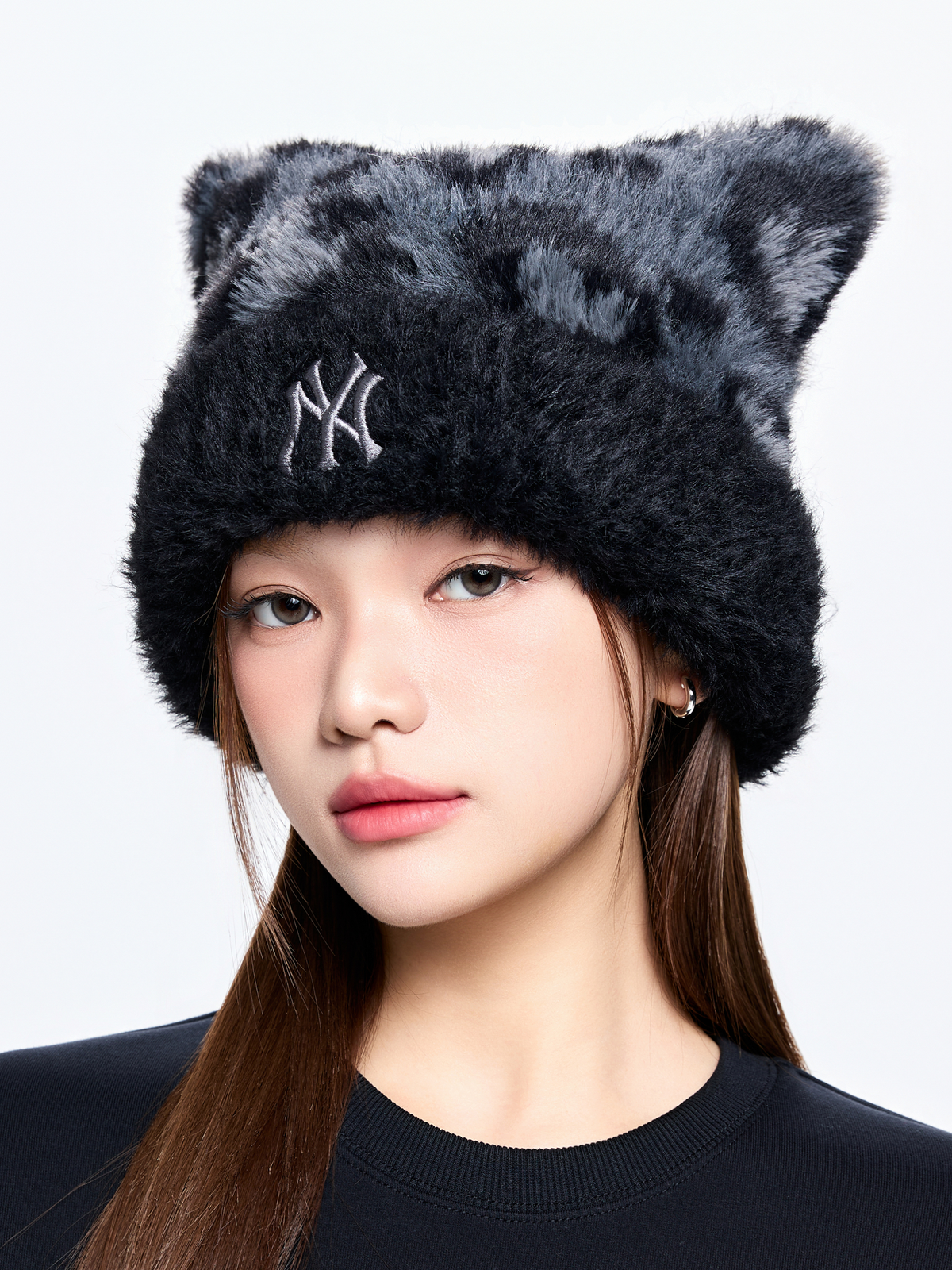 MLB Korea - MLB Leopard Meow Beanie New York Yankees (Black) product image 2 | TRAB K-Fashion Australia
