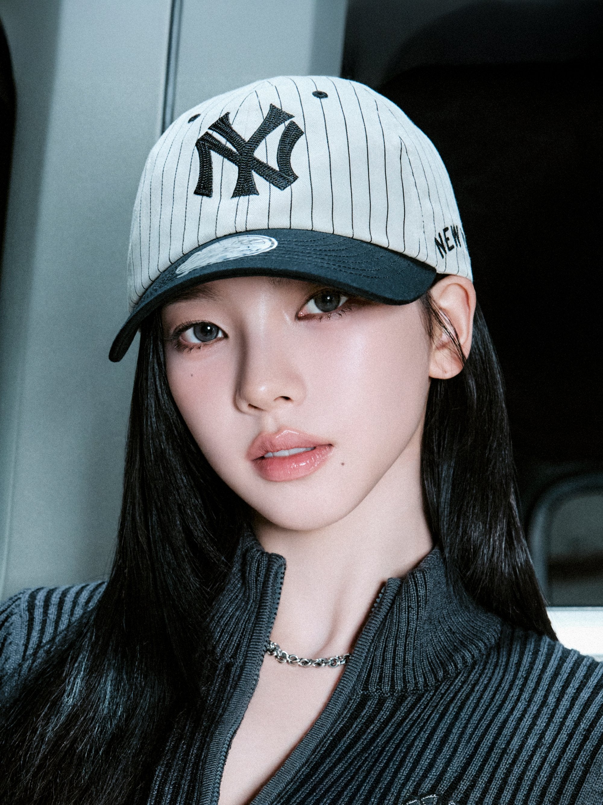 MLB Korea - MLB Signature Stripe Unstructured Ball Cap New York Yankees (Black) product image 1 | TRAB K-Fashion Australia