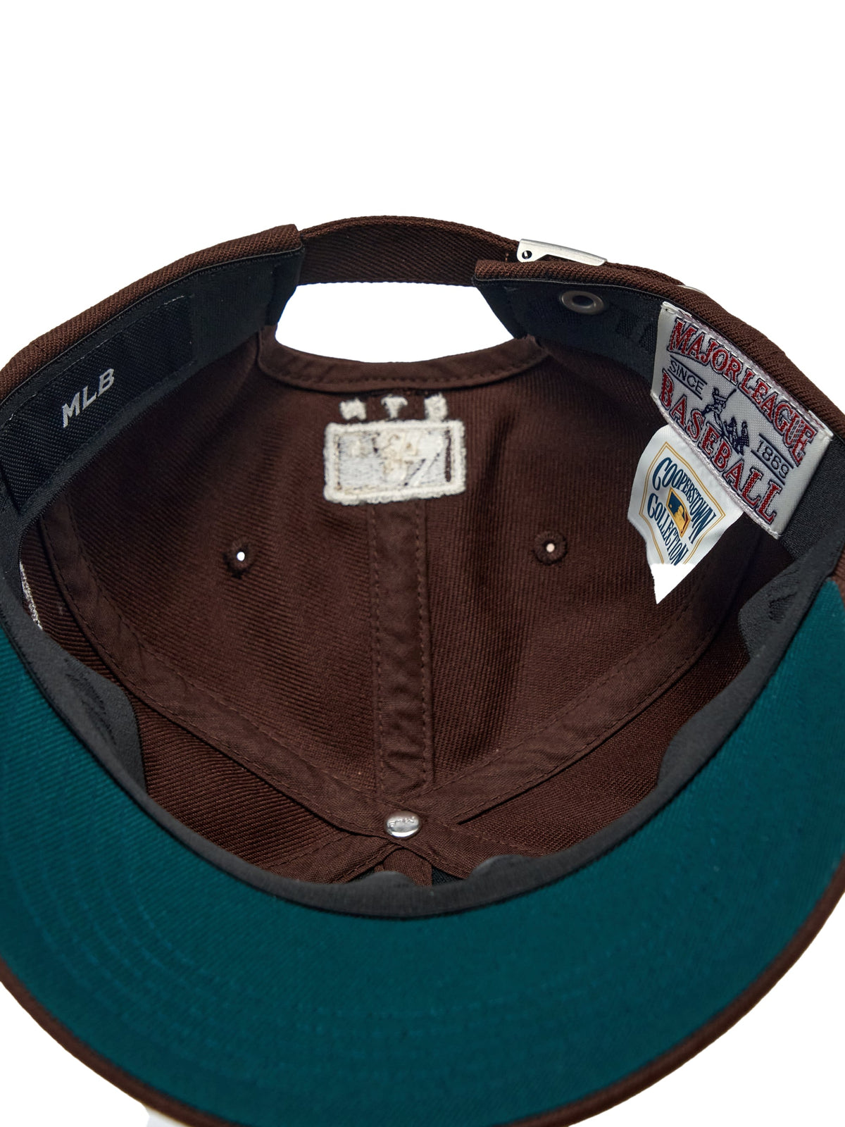 MLB Korea - MLB Signature Patch Unstructured Ball Cap New York Yankees (Brown) product image 8 | TRAB K-Fashion Australia