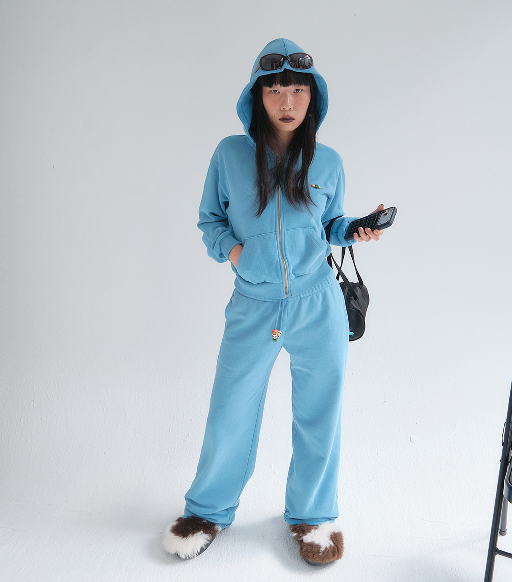 Llege - Cube Logo Low-Rise Training Pants (Blue) product image 6 | TRAB K-Fashion Australia