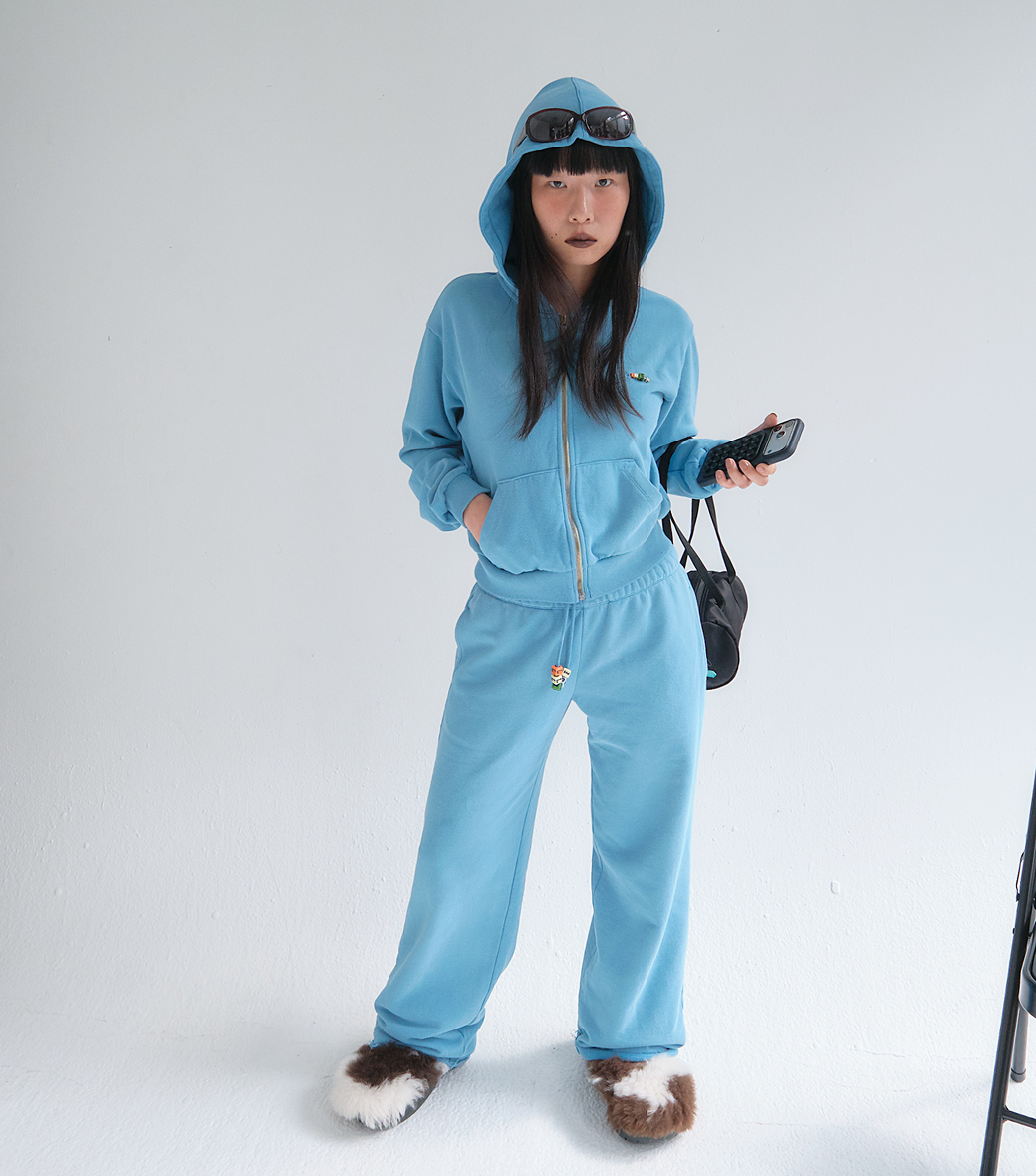 Llege - Cube Logo Low-Rise Training Pants (Blue) product image 6 | TRAB K-Fashion Australia