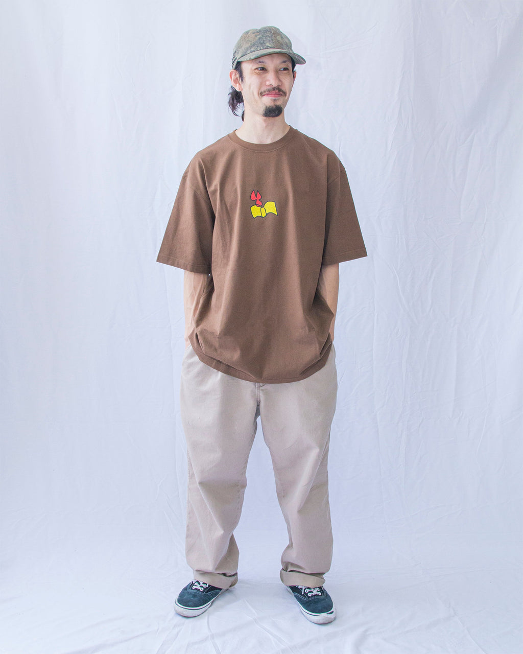 yeseyesee - Corner Reader Tee (Brown) product image 8 | TRAB K-Fashion Australia