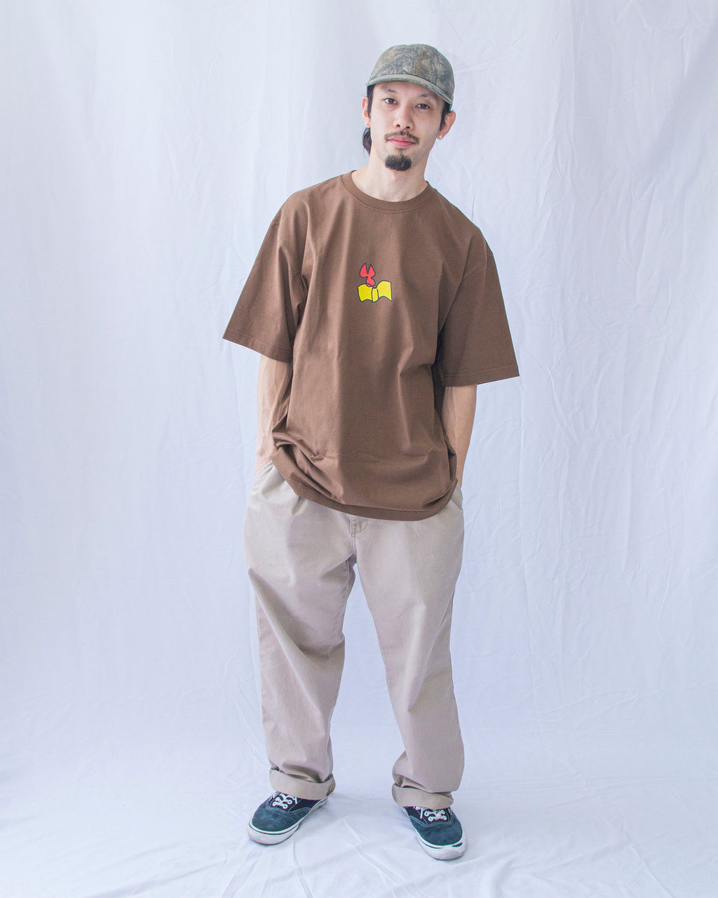 yeseyesee - Corner Reader Tee (Brown) product image 9 | TRAB K-Fashion Australia