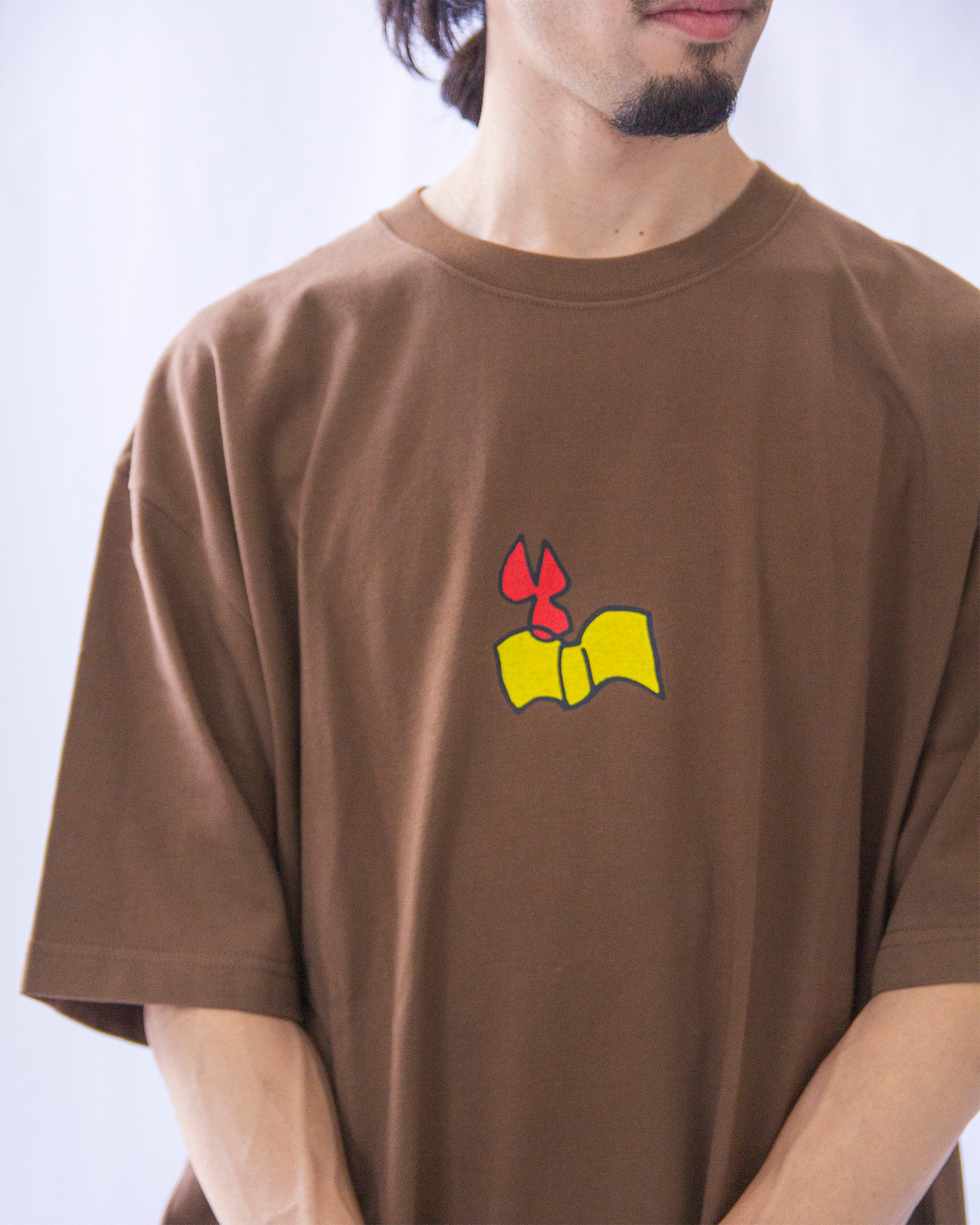 yeseyesee - Corner Reader Tee (Brown) product image 12 | TRAB K-Fashion Australia