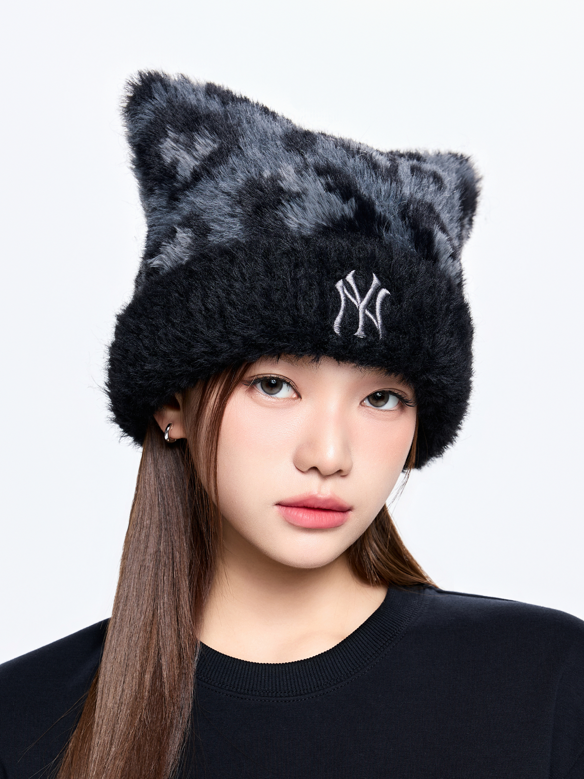 MLB Korea - MLB Leopard Meow Beanie New York Yankees (Black) product image 4 | TRAB K-Fashion Australia