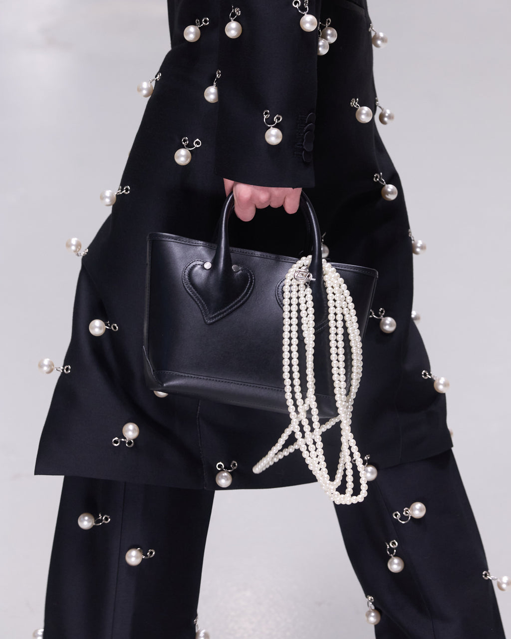 Kimhe Kim - L'amour Bucket Bag (Black) product image 7 | TRAB K-Fashion Australia