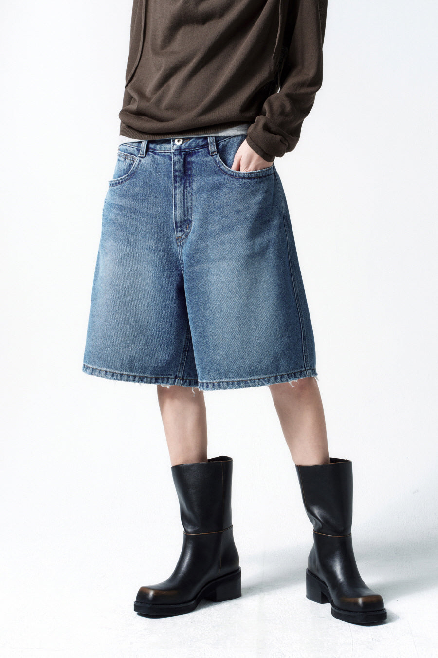 Insilence - Wide Bermuda Denim (Blue) product image 3 | TRAB K-Fashion Australia