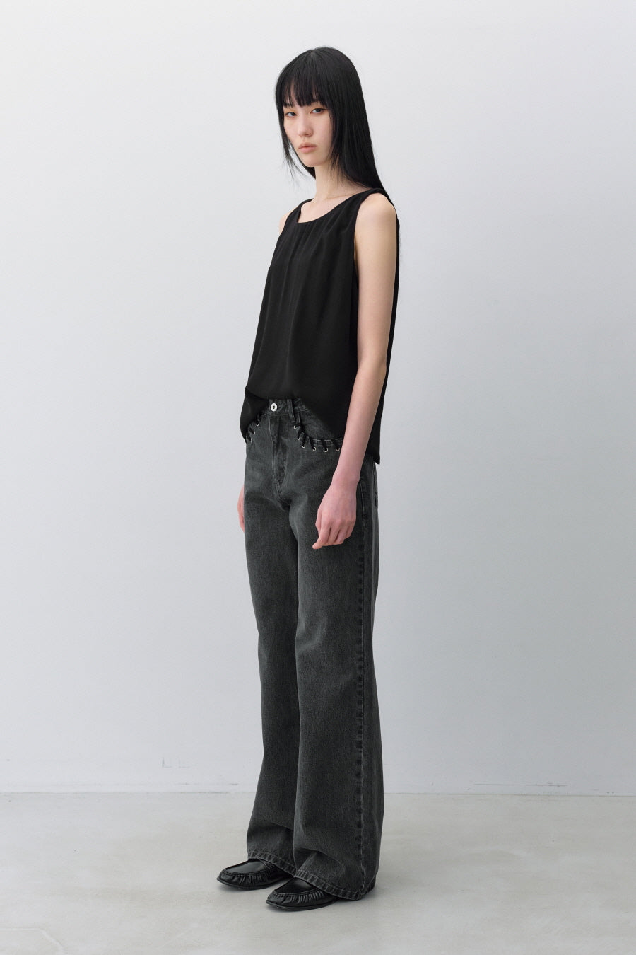 Insilence - Demure Sleeveless Top (Black) product image 2 | TRAB K-Fashion Australia