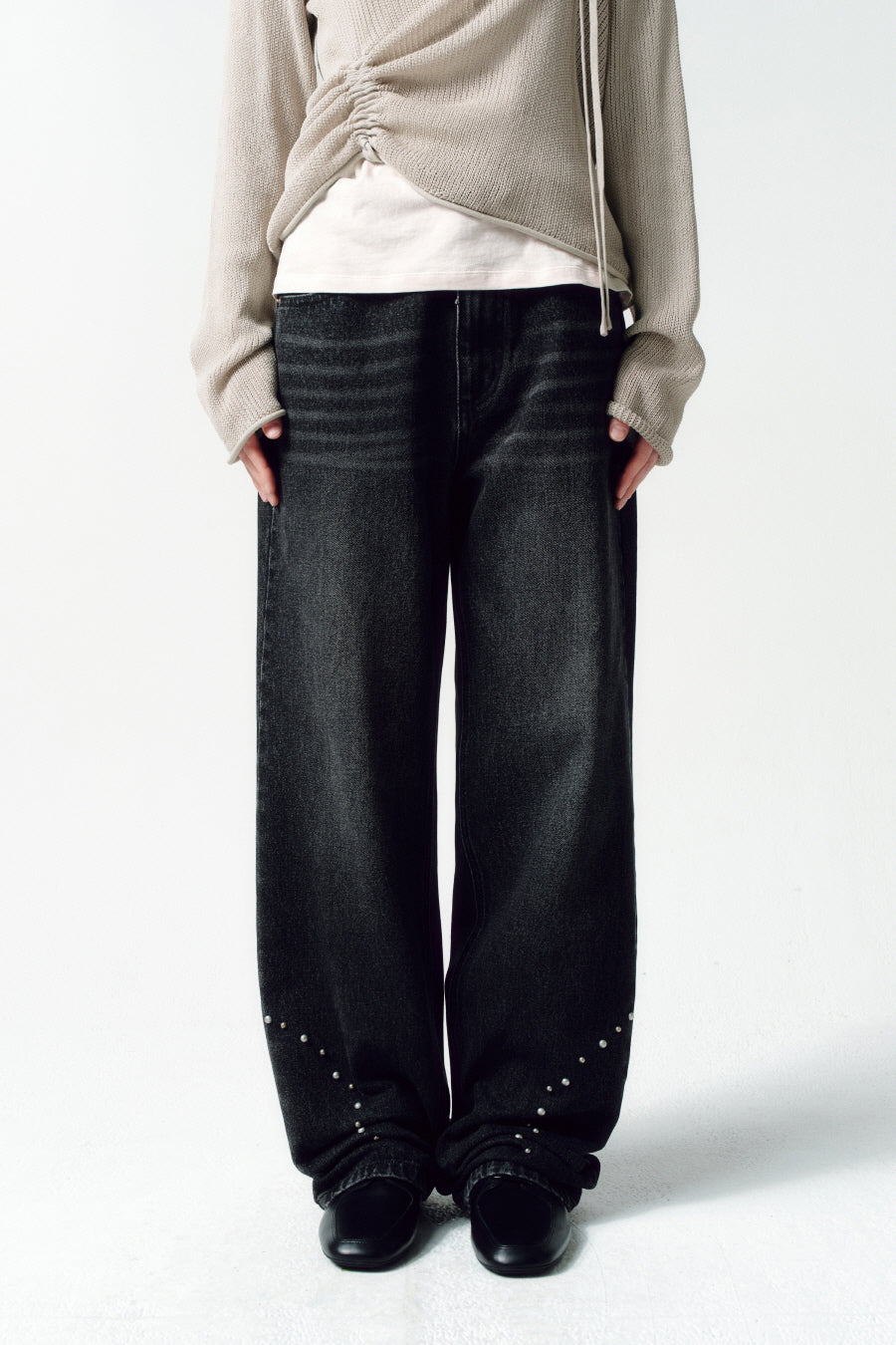 Insilence - Curving Stud Denim (Black) product image 2 | TRAB K-Fashion Australia