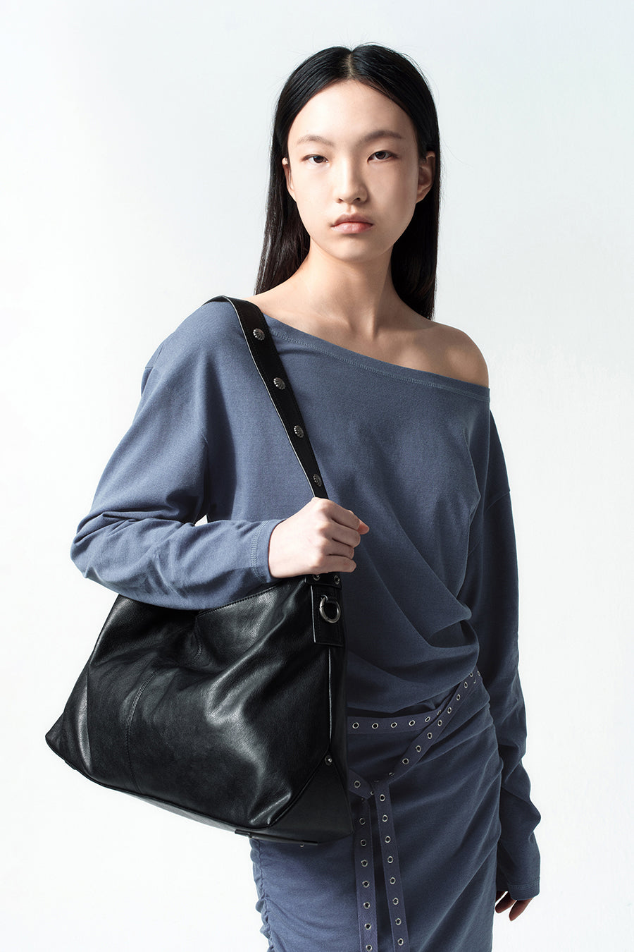Insilence - Stud Strap Bag (Black) product image 2 | TRAB K-Fashion Australia