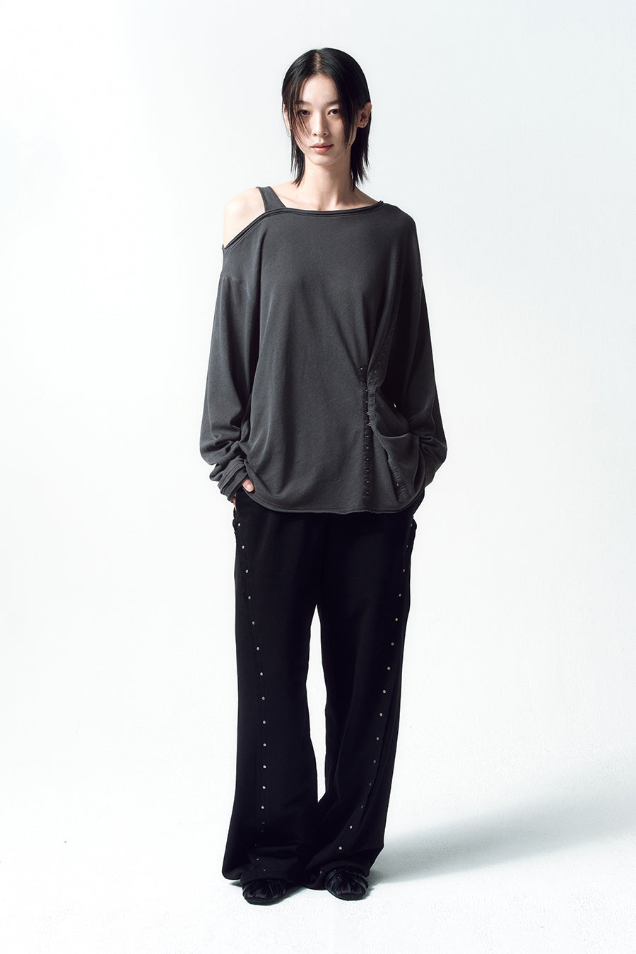 Insilence - Stud Sweat Pants (Black) product image 6 | TRAB K-Fashion Australia