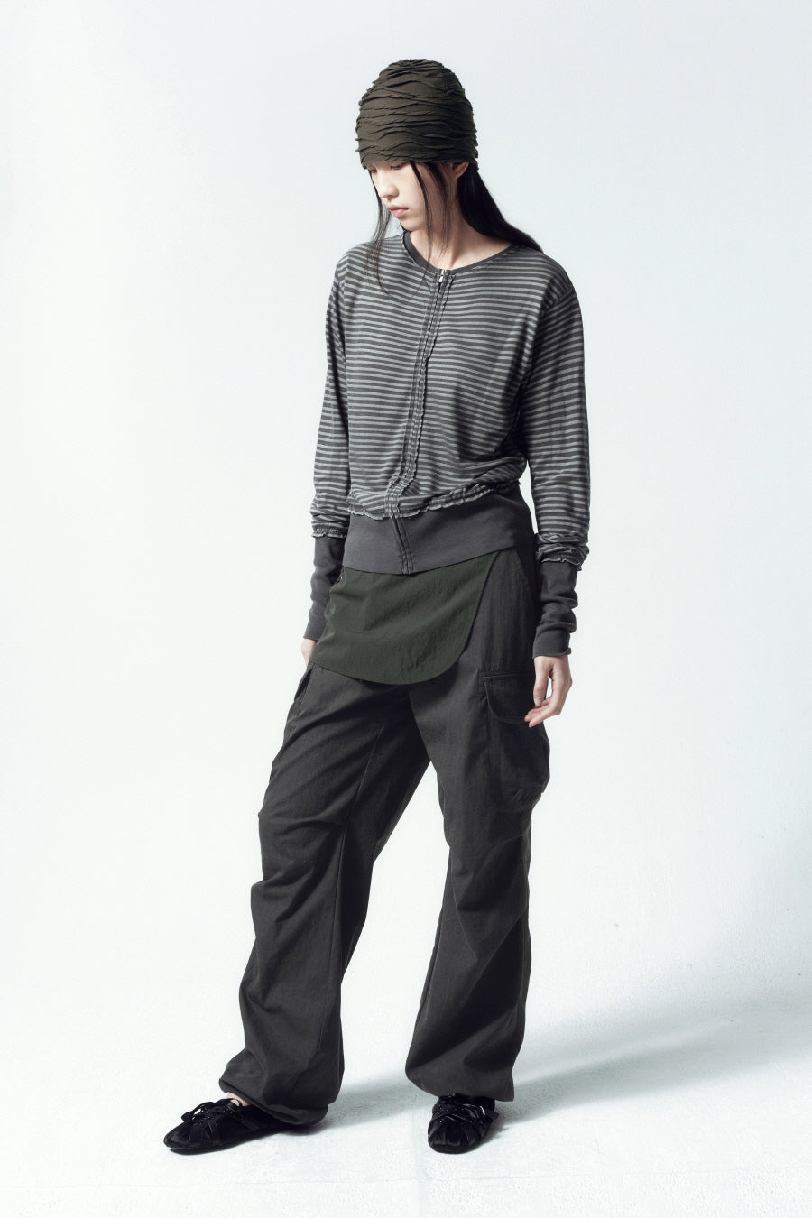 Insilence - Ashed Semi-Wide Cargo Pants (Charcoal) product image 3 | TRAB K-Fashion Australia