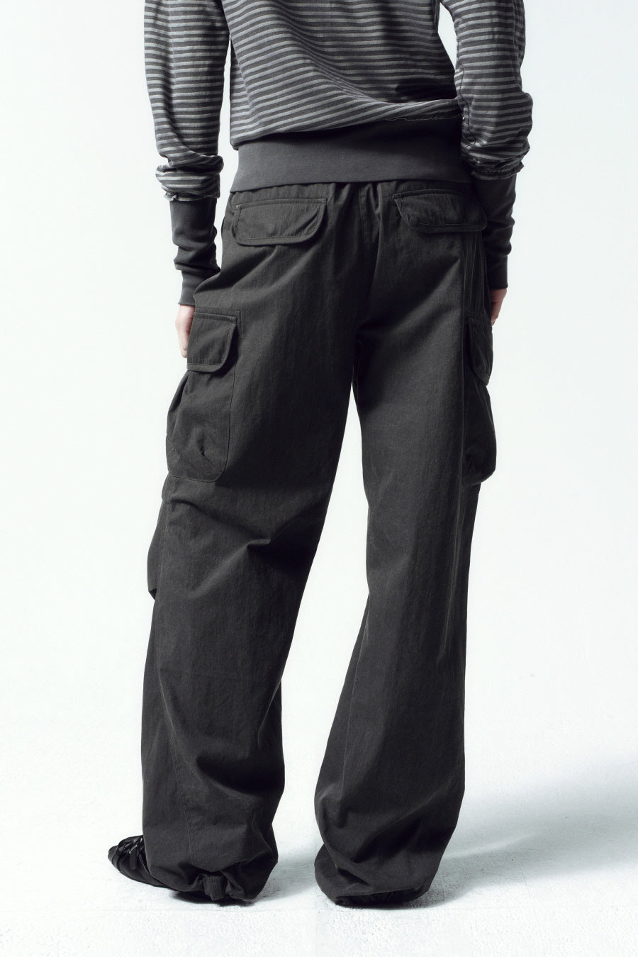Insilence - Ashed Semi-Wide Cargo Pants (Charcoal) product image 6 | TRAB K-Fashion Australia