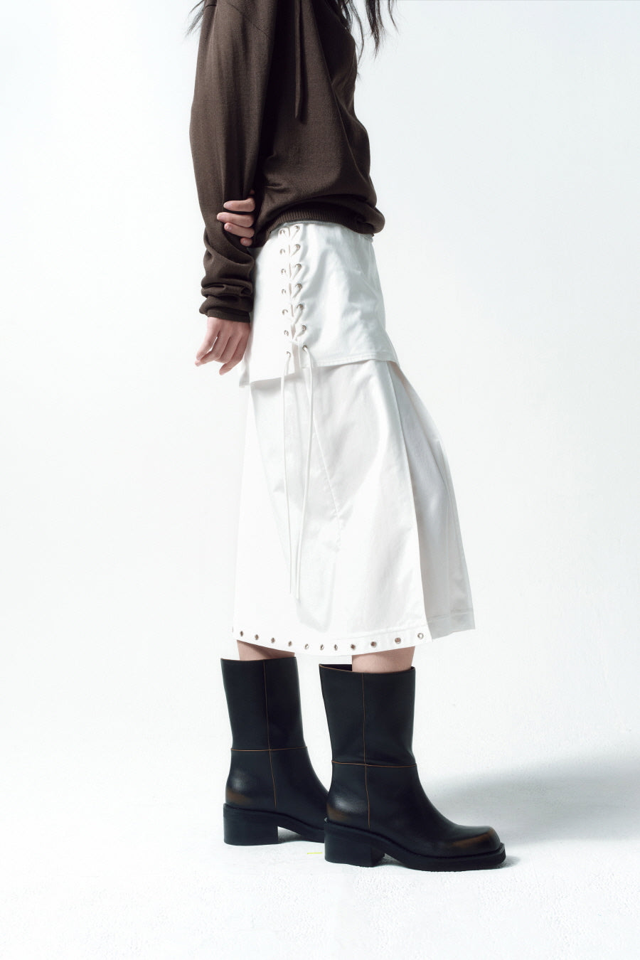 Insilence - Eyelet Layered Skirt (White) product image 4 | TRAB K-Fashion Australia