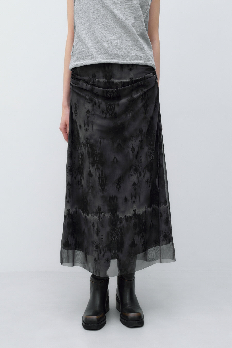 Insilence - Two-way Mesh Graphic Skirt (Black) product image 2 | TRAB K-Fashion Australia