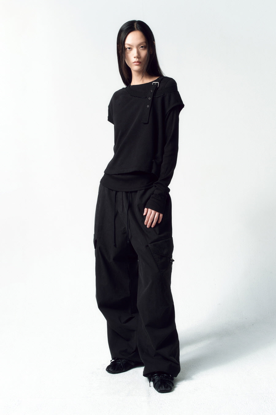 Insilence - Unbalanced Layered Top (Black) product image 2 | TRAB K-Fashion Australia