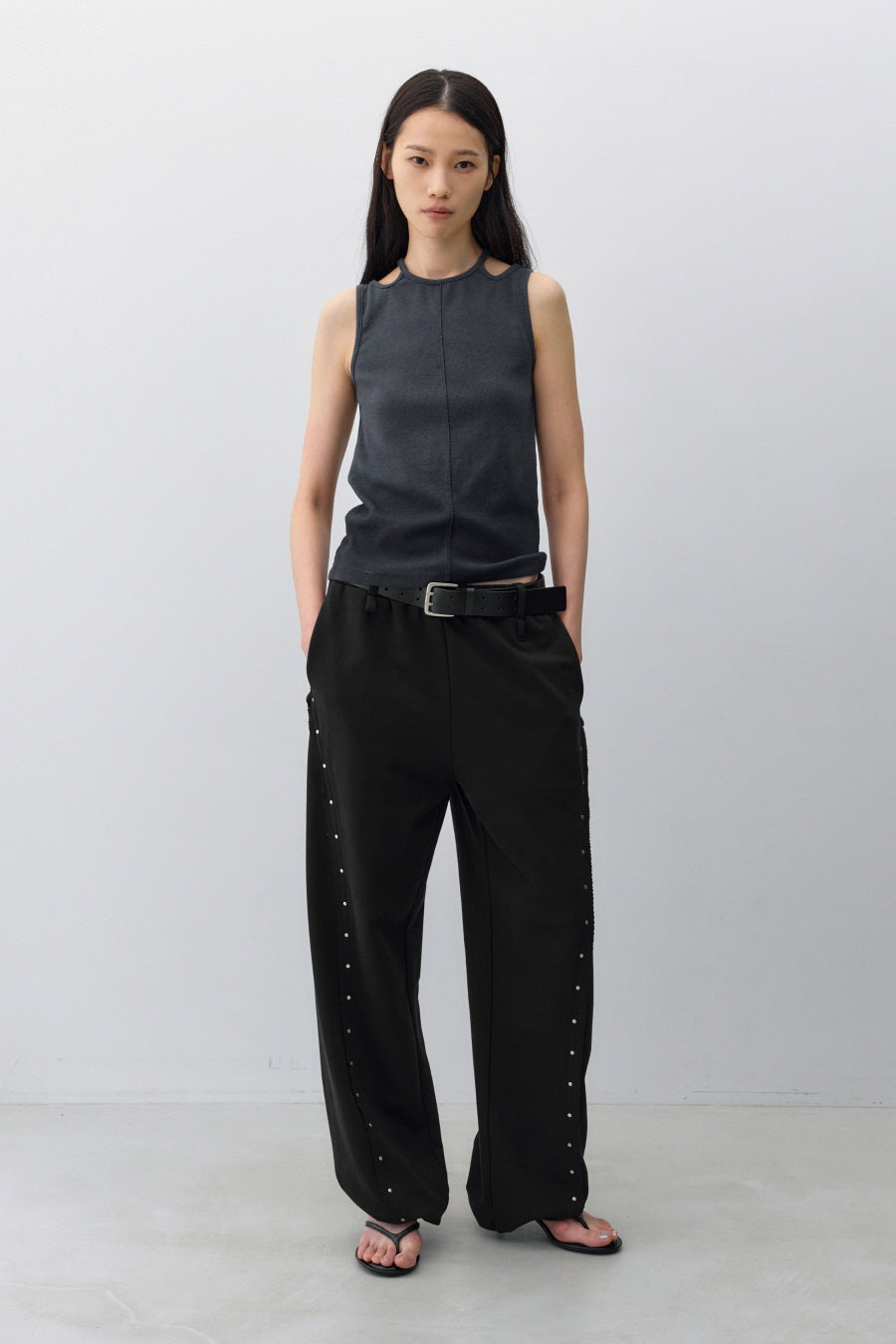 Insilence - Gradient Strap Sleeveless (Charcoal) product image 5 | TRAB K-Fashion Australia