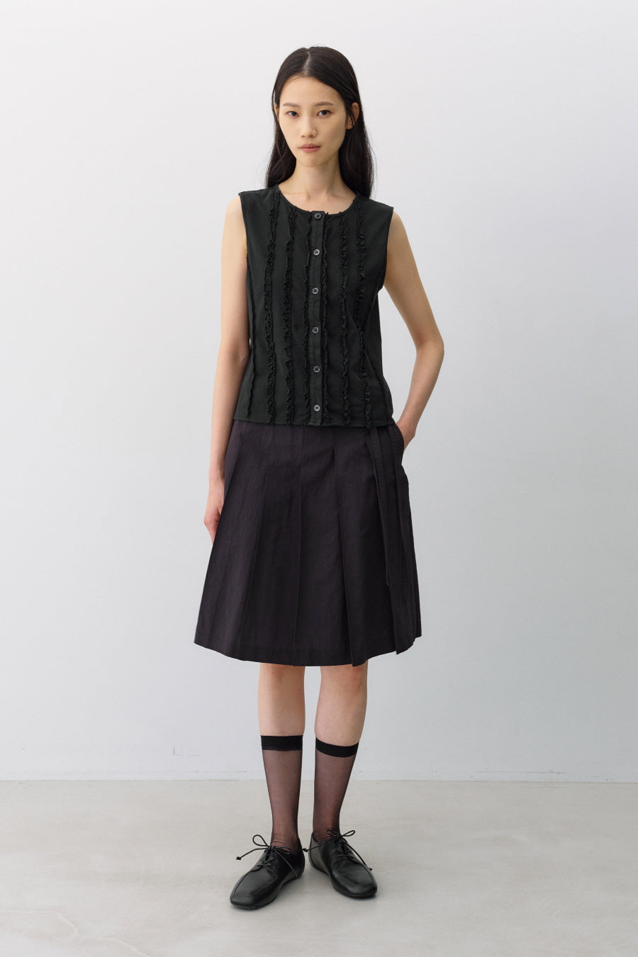 Insilence - Ruffled Decki Sleeveless (Black) product image 2 | TRAB K-Fashion Australia