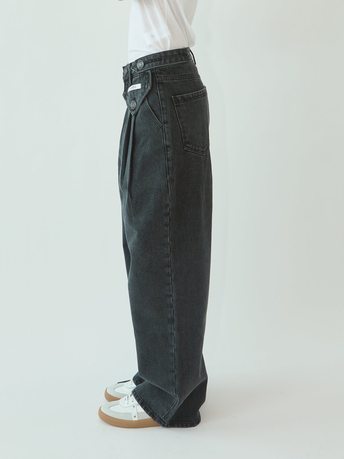 Kimhe Kim - Two Pocket Pants (Black) product image 3 | TRAB K-Fashion Australia