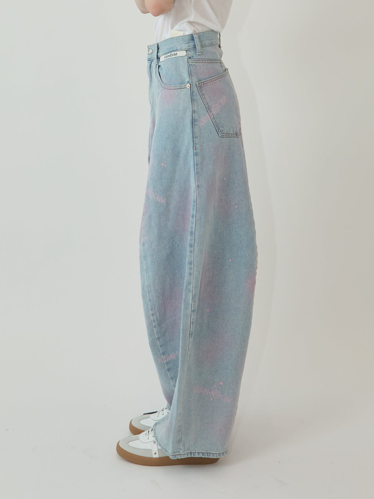 Kimhe Kim - Spray Dyed Balloon Fit Jeans (Sky Blue/Pink) product image 4 | TRAB K-Fashion Australia