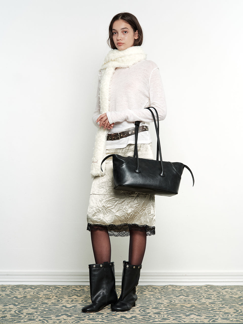 Marge Sherwood - Boat Shopper Large (Black Pull-Up) product image 3 | TRAB K-Fashion Australia