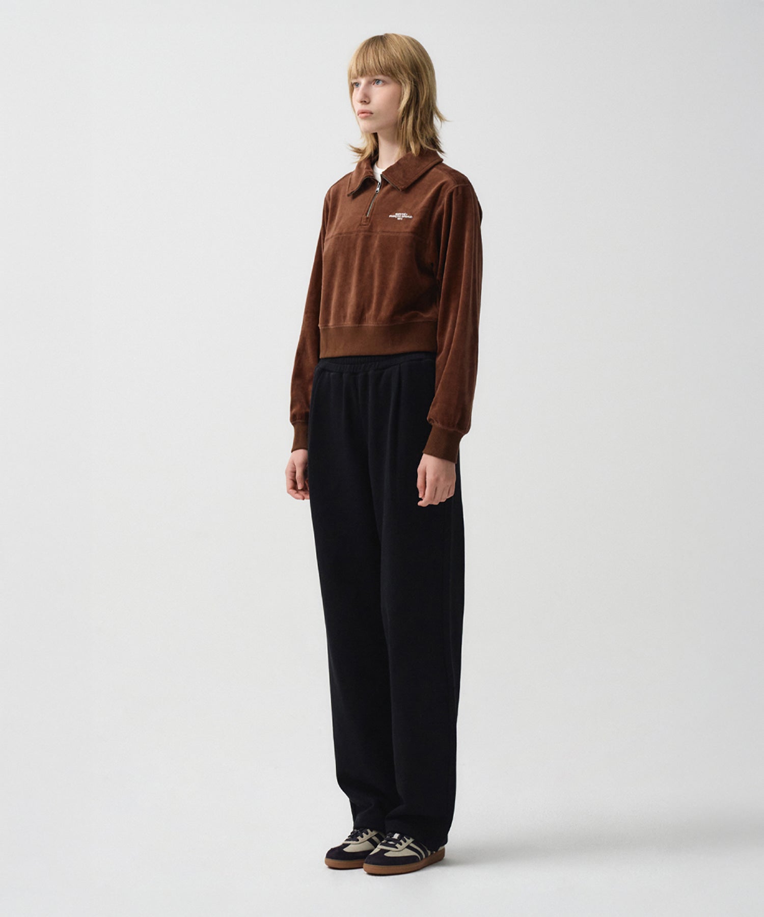Marithe & Francois Girbaud - Regular Logo One Tuck Wide Sweatpants (Black) product image 2 | TRAB K-Fashion Australia