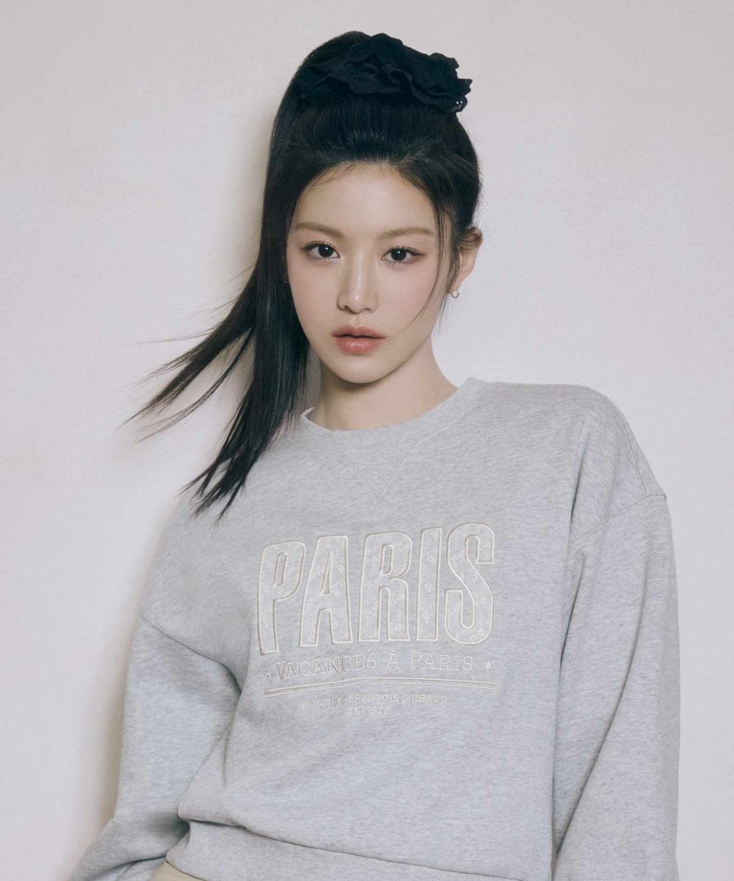 Marithe & Francois Girbaud - Regular Logo Lace Hair Scrunchie (Black) product image 2 | TRAB K-Fashion Australia