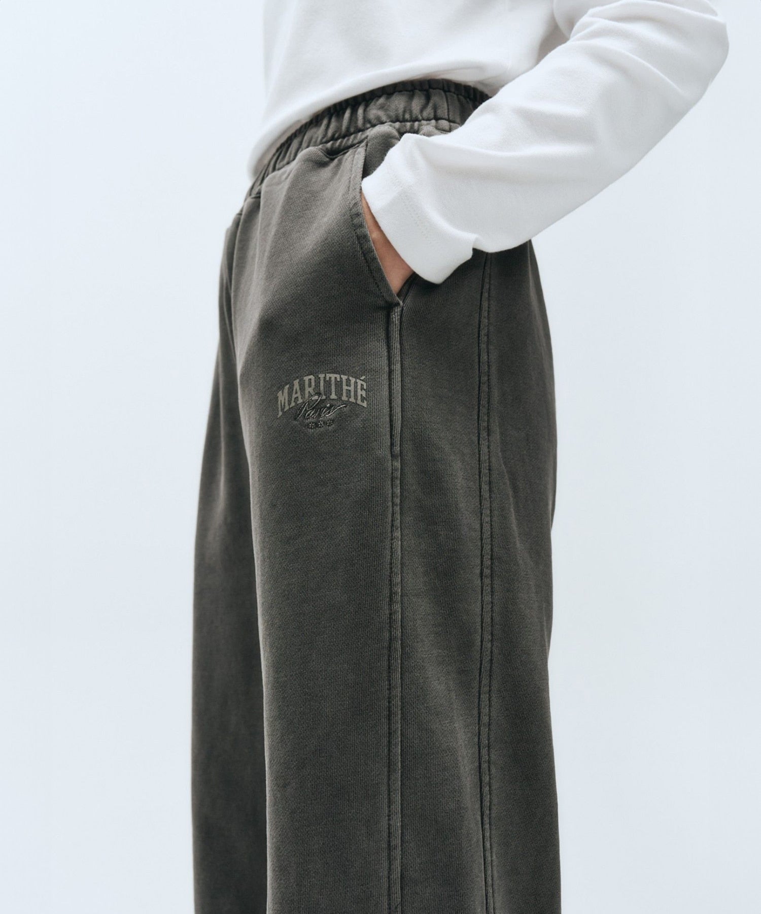 Marithe & Francois Girbaud - Pigment Side Panel Wide Sweat Pants (Charcoal) product image 7 | TRAB K-Fashion Australia