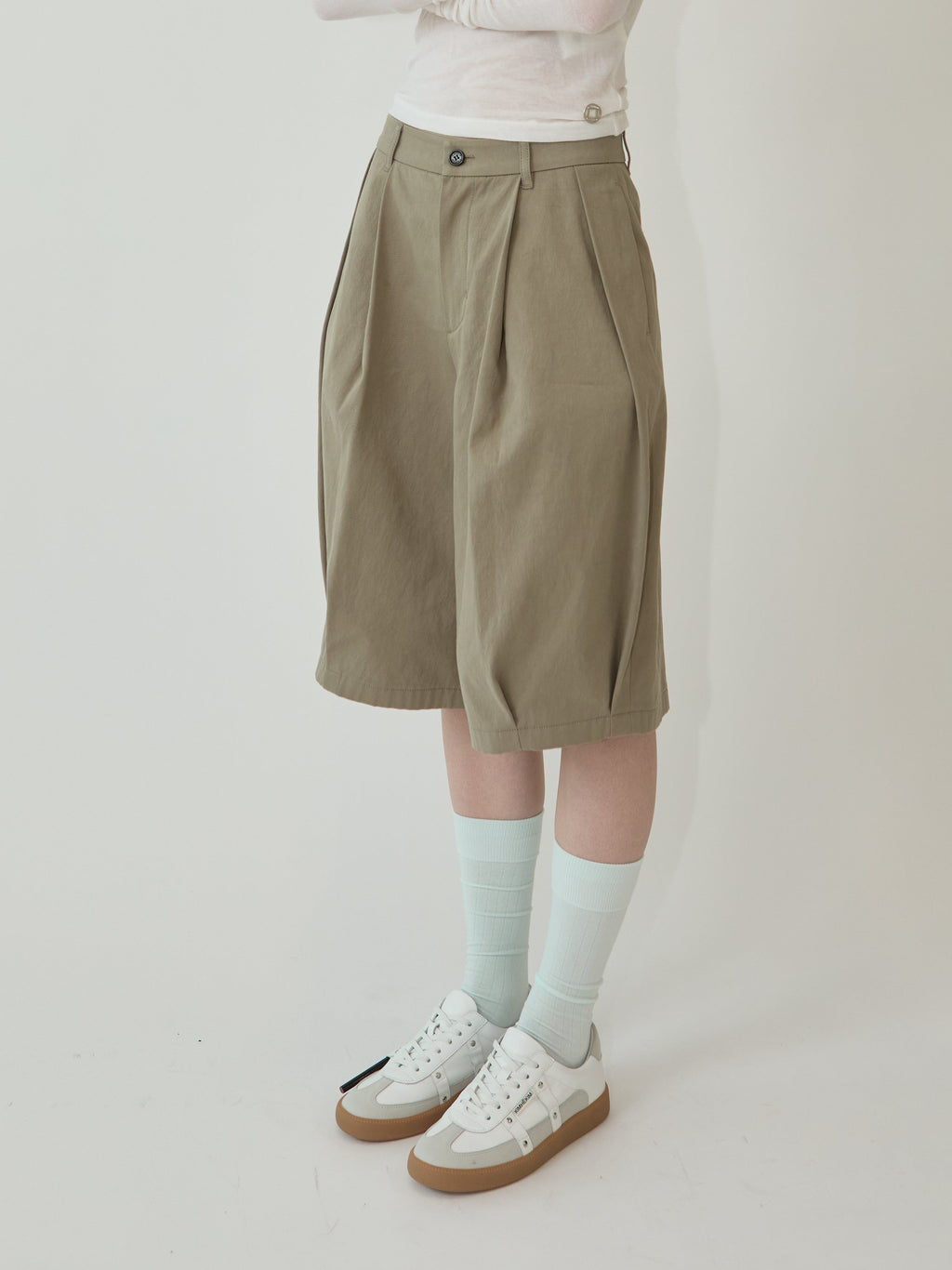 Kimhe Kim - Alex Bermuda Pants (Khaki) product image 3 | TRAB K-Fashion Australia