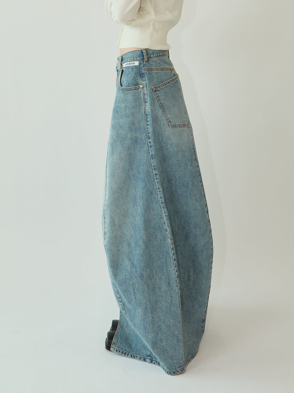 Kimhe Kim - Julia Balloon Denim Skirt (Blue) product image 4 | TRAB K-Fashion Australia