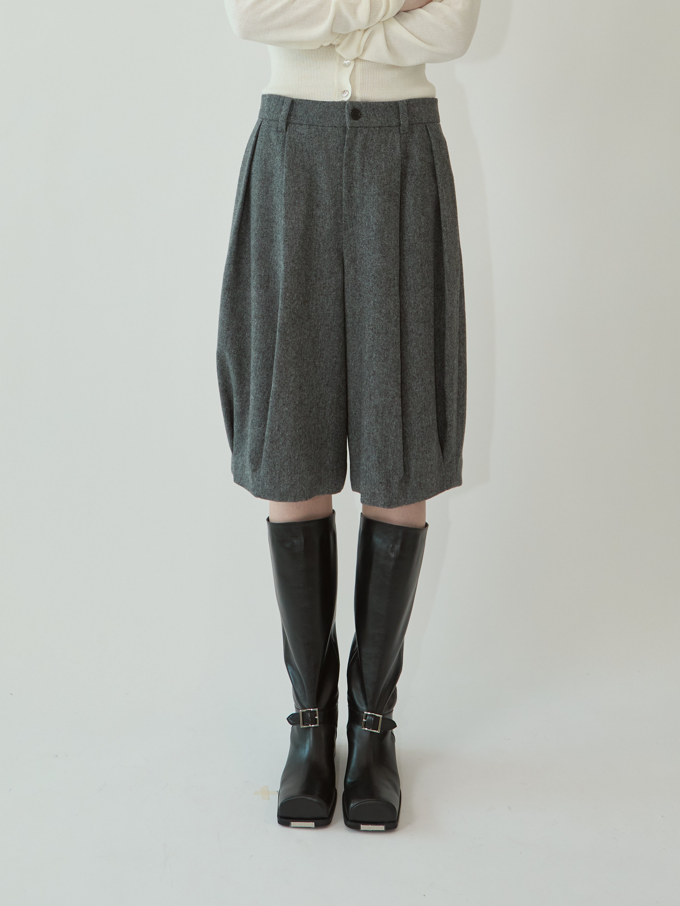 Kimhe Kim - Wool-Blended Alex Bermuda Pants (Charcoal) product image 2 | TRAB K-Fashion Australia