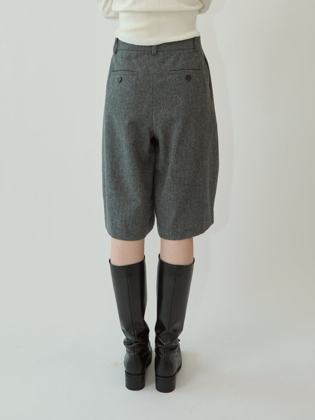 Kimhe Kim - Wool-Blended Alex Bermuda Pants (Charcoal) product image 5 | TRAB K-Fashion Australia