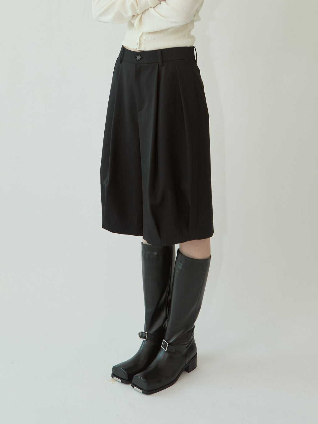 Kimhe Kim - Wool-Blended Alex Bermuda Pants (Black) product image 3 | TRAB K-Fashion Australia