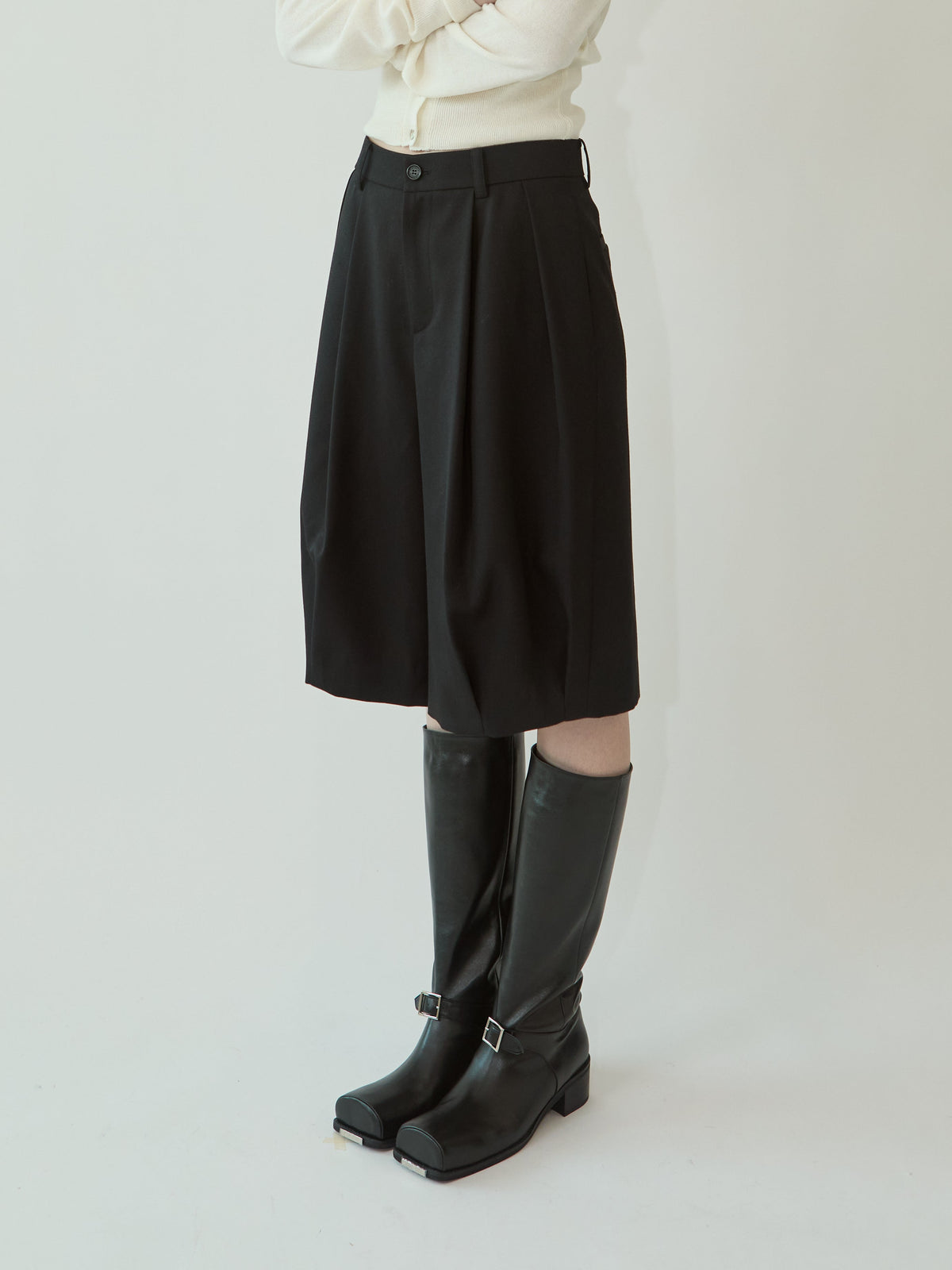 Kimhe Kim - Wool-Blended Alex Bermuda Pants (Black) product image 3 | TRAB K-Fashion Australia