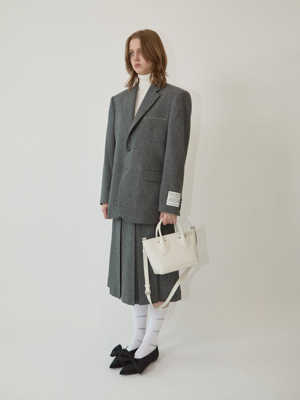 Kimhe Kim - L'amour Bucket Bag (White) product image 1 | TRAB K-Fashion Australia