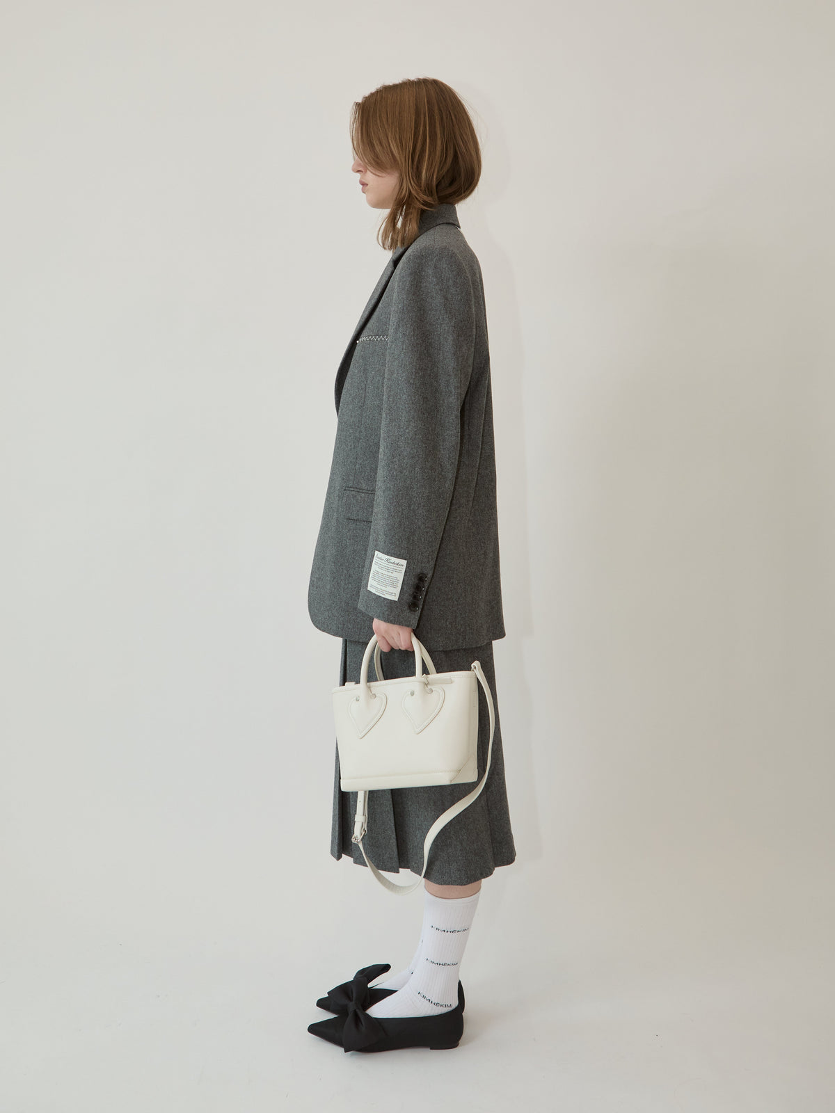 Kimhe Kim - L'amour Bucket Bag (White) product image 2 | TRAB K-Fashion Australia