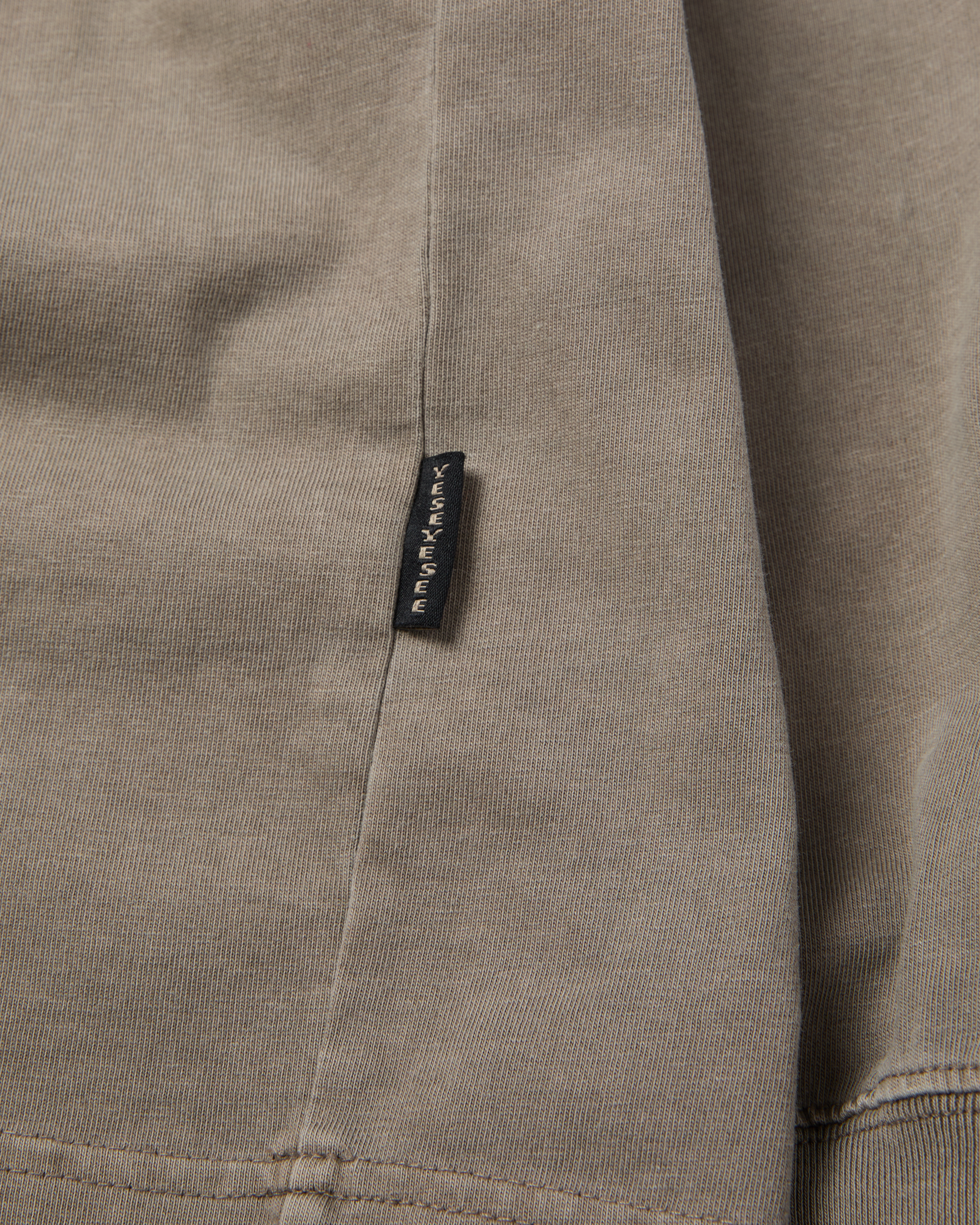 yeseyesee - Pigment C-Logo L/S (Brown) product image 5 | TRAB K-Fashion Australia