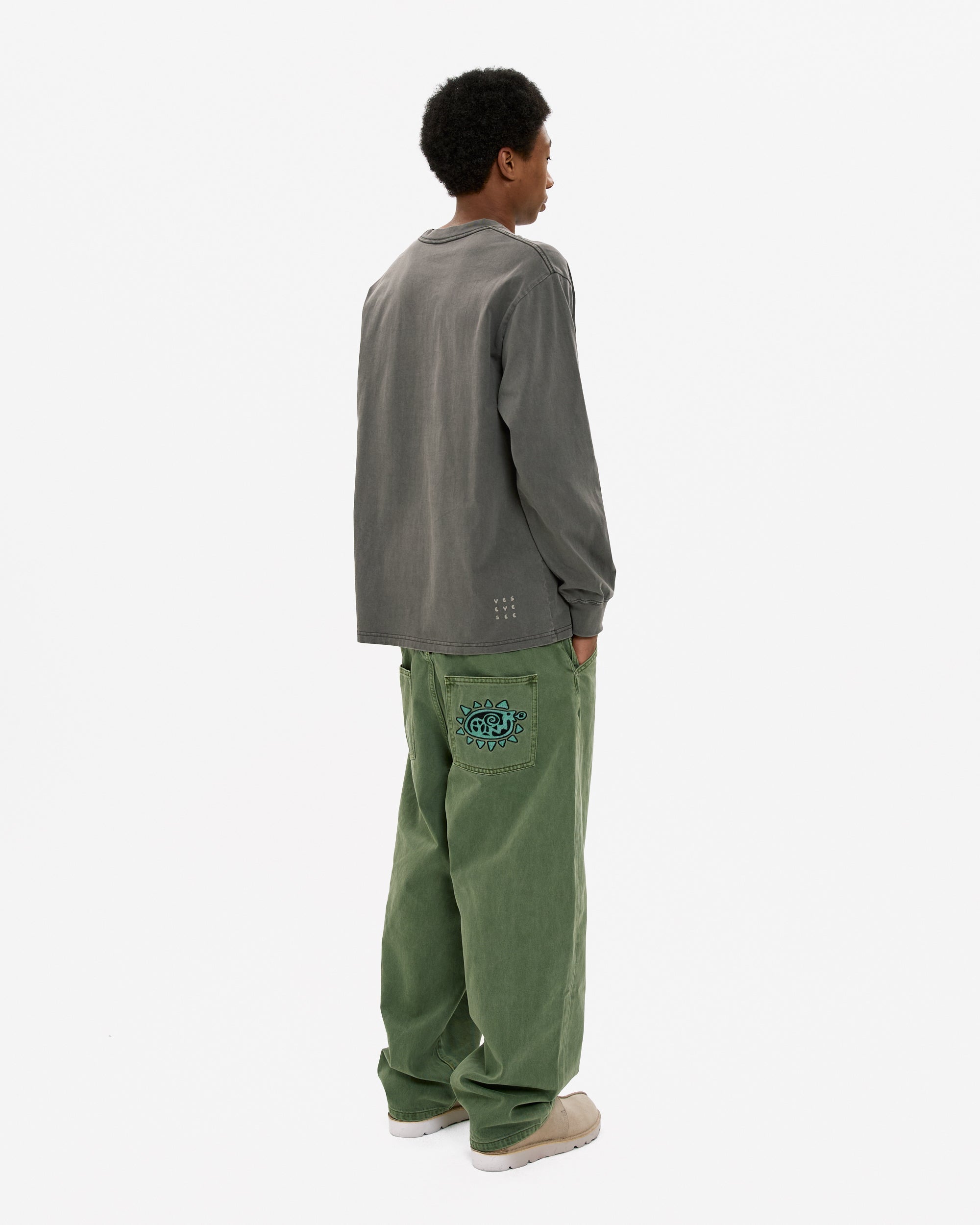 yeseyesee - Pigment C-Logo L/S (Charcoal) product image 9 | TRAB K-Fashion Australia
