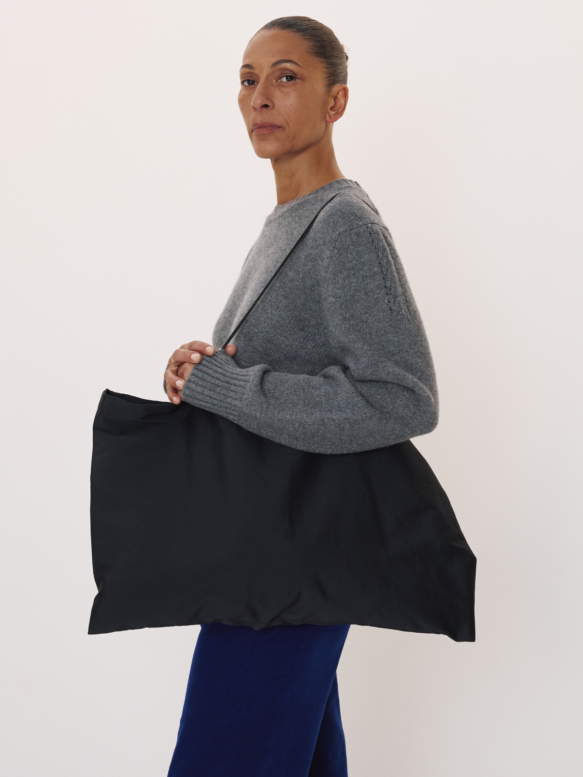 Recto - Pillow Bag (Black) product image 2 | TRAB K-Fashion Australia