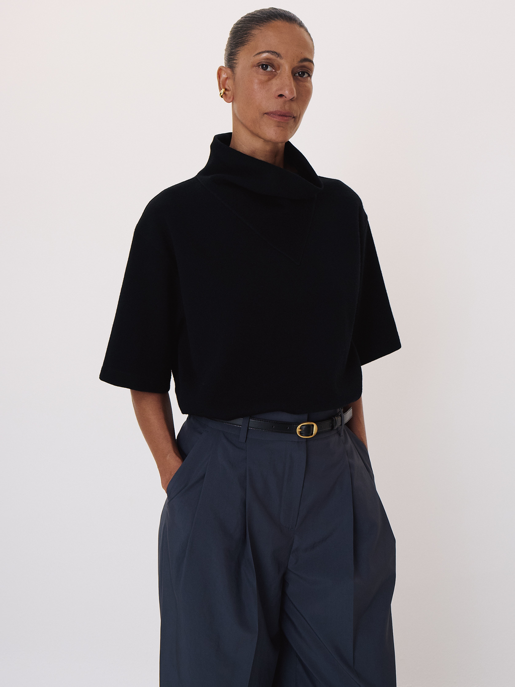 Recto - Signature Small Oval Buckle Belt (Black) product image 2 | TRAB K-Fashion Australia