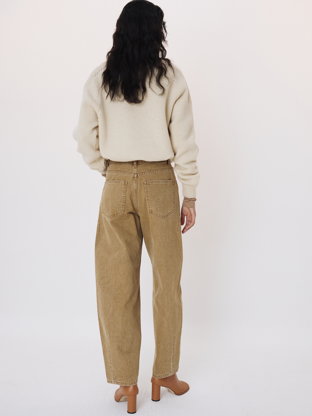 Recto - 90’s High-Rise Curved Leg Jeans (Beige) product image 2 | TRAB K-Fashion Australia