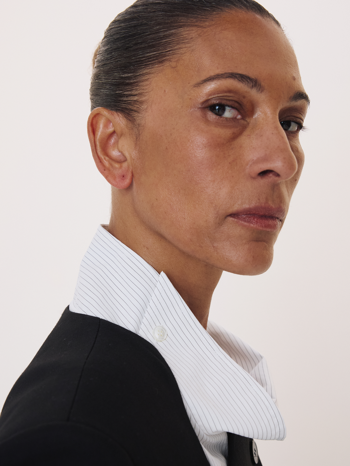 Recto - Curved Neck Fluid Long Jacket (Black) product image 3 | TRAB K-Fashion Australia