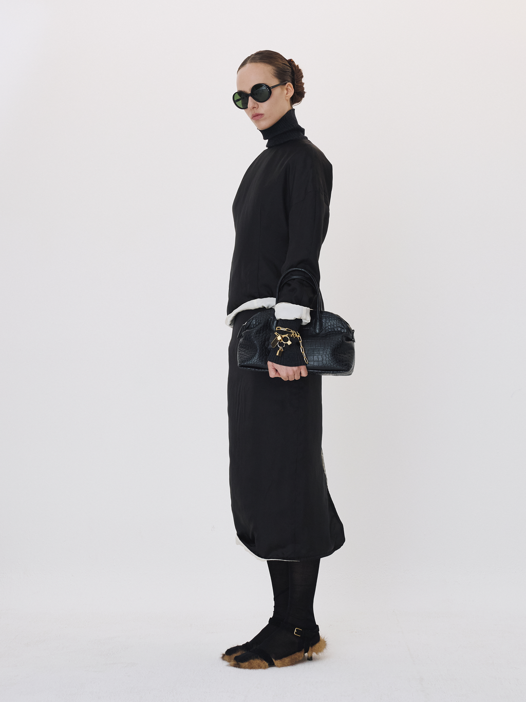Recto - Contrast Padded Wire Hem Top (Black) product image 3 | TRAB K-Fashion Australia