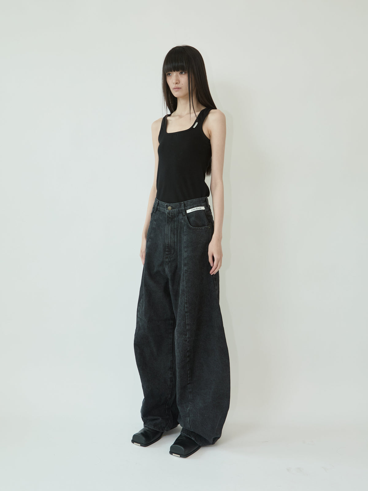 Kimhe Kim - Balloon Fit Jeans (Black) product image 2 | TRAB K-Fashion Australia